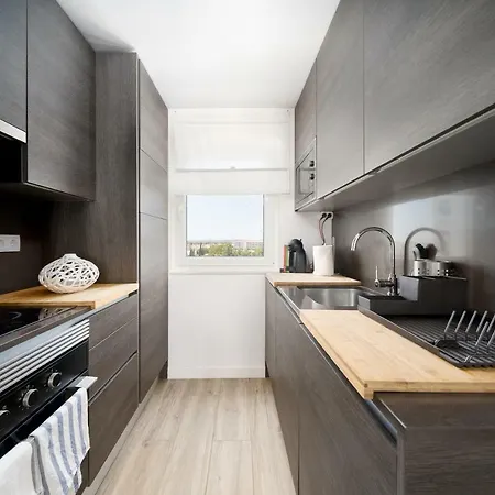 Marina With Swimming Pool アパート ヴィラモウラ