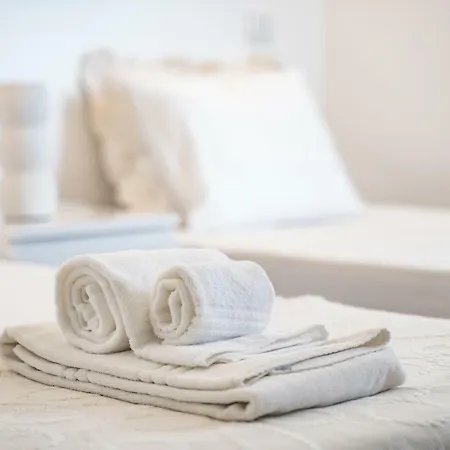 Marina With Swimming Pool アパート *